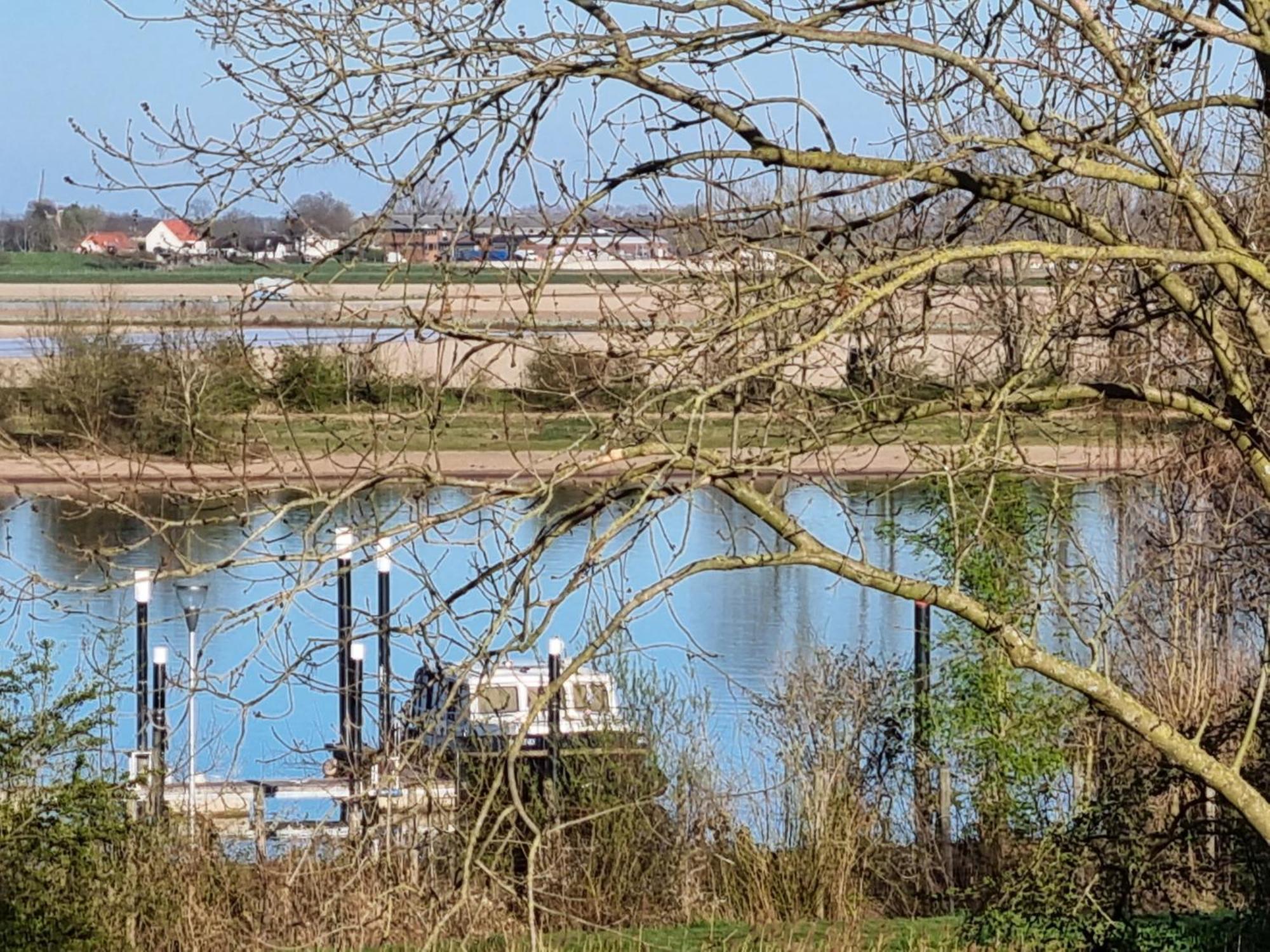 B&B Maaslandje Wijk en Aalburg 외부 사진